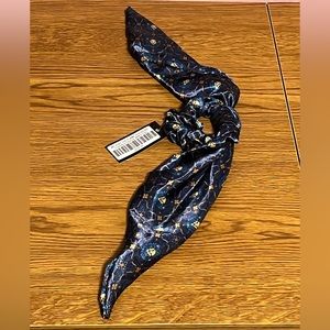 Fairyloot We Hunt the Flame Scrunchie